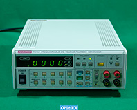 R6142 プログラマブル直流電圧 / 電流発生器 イメージ1
