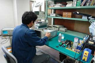 電子計測器の修理写真