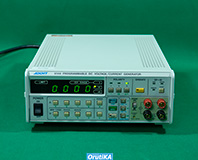 6144 プログラマブル 直流電圧/電流発生器 イメージ1