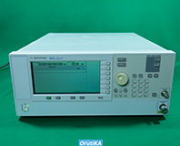 E8247C CW シグナルジェネレータ イメージ1